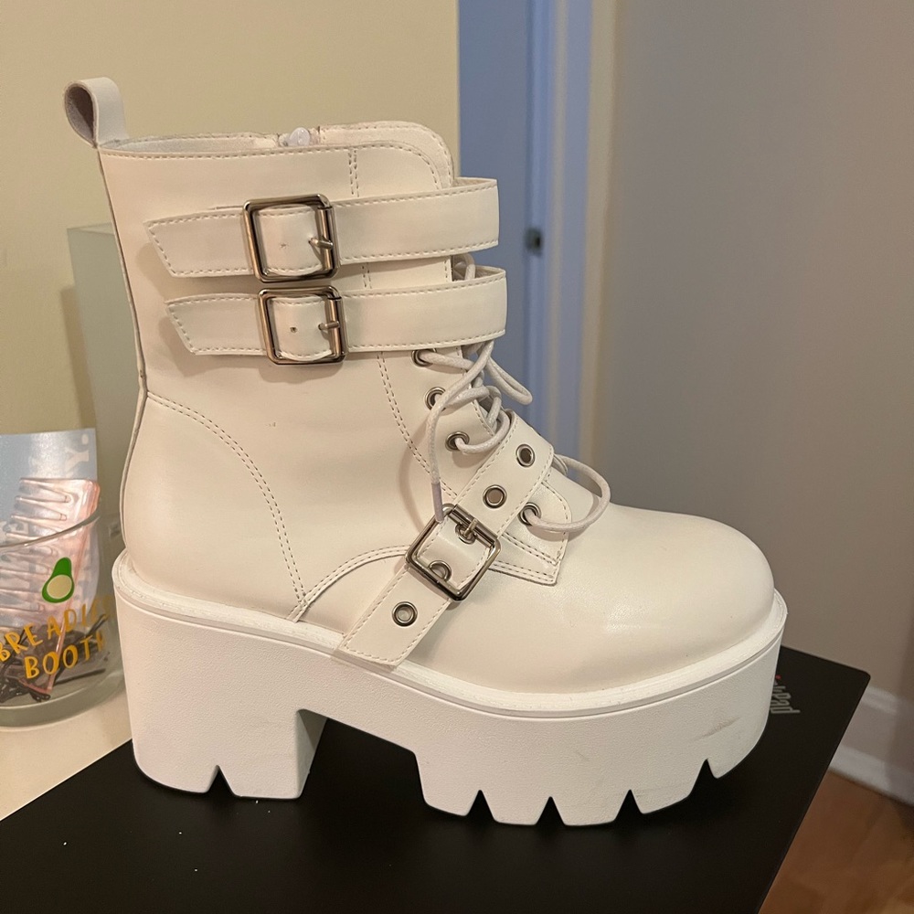 White Chunky Heeled Boot